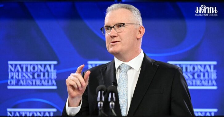 Australian Minister for Immigration and Citizenship Tony Burke addresses the National Press Club in Canberra