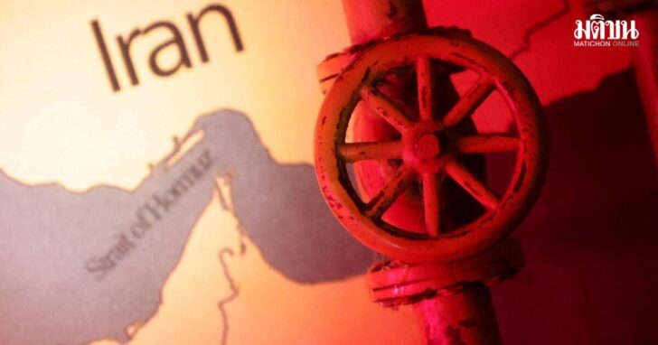 FILE PHOTO: Illustration shows map showing the Strait of Hormuz, Iran and 3D printed oil pipeline