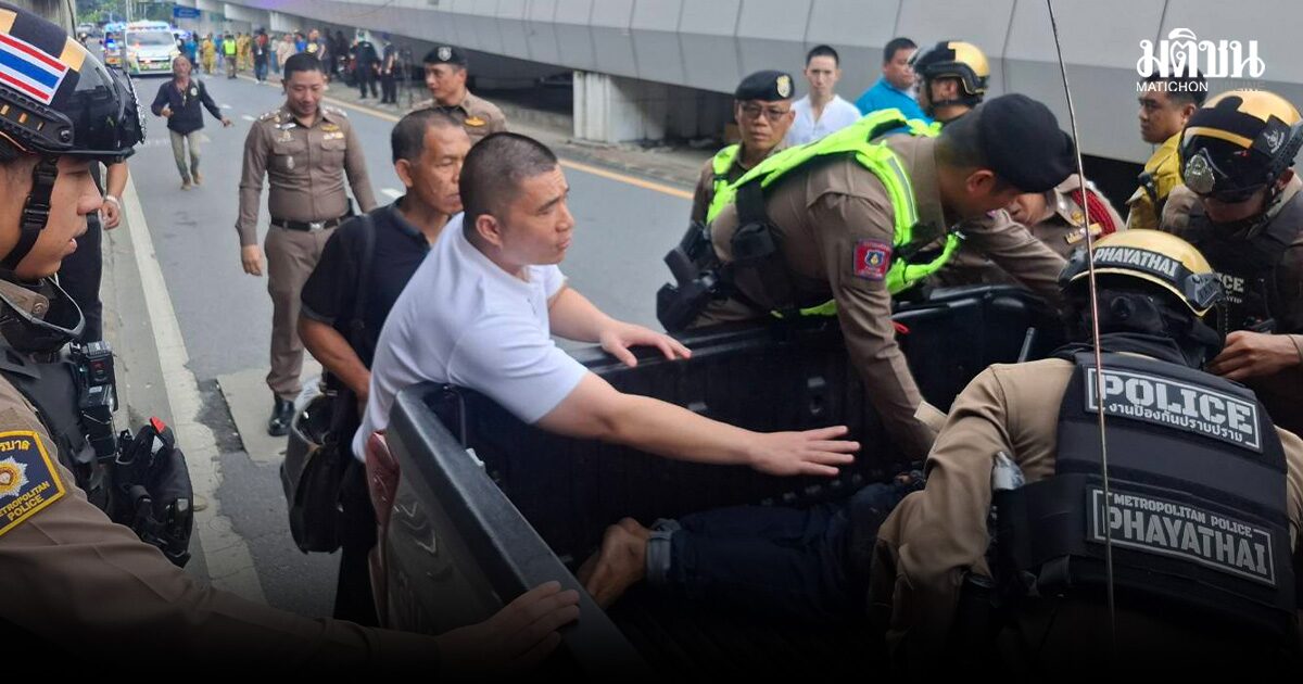 ช่วยเด็กได้แล้ว เหตุชายคลุ้มคลั่ง ถือมีดจับเด็กเป็นตัวประกัน ใต้สะพานข้ามแยกยมราช