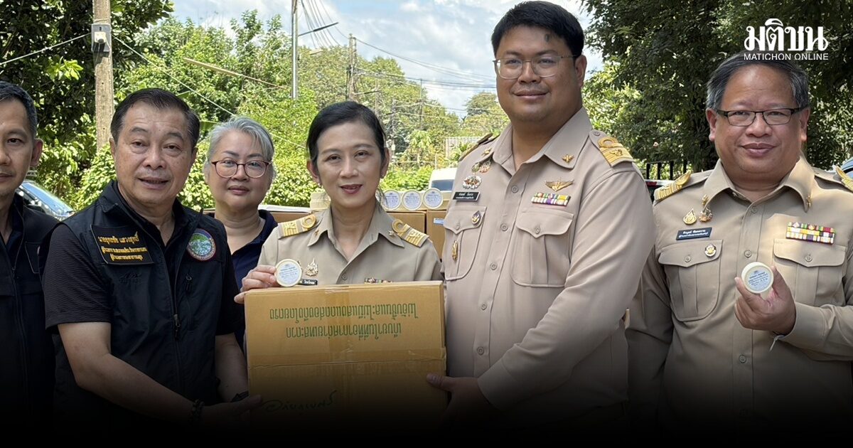 รพ.เจ้าพระยาอภัยภูเบศรเร่งผลิต ส่งมอบ ยาขี้ผึ้งแก้น้ำกัดเท้า 4.9หมื่นตลับ รับมือปัญหาสุขภาพจากน้ำท่วม