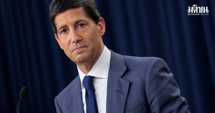 US Federal Reserve Chairman Kevin Warsh holds a press conference in Washington